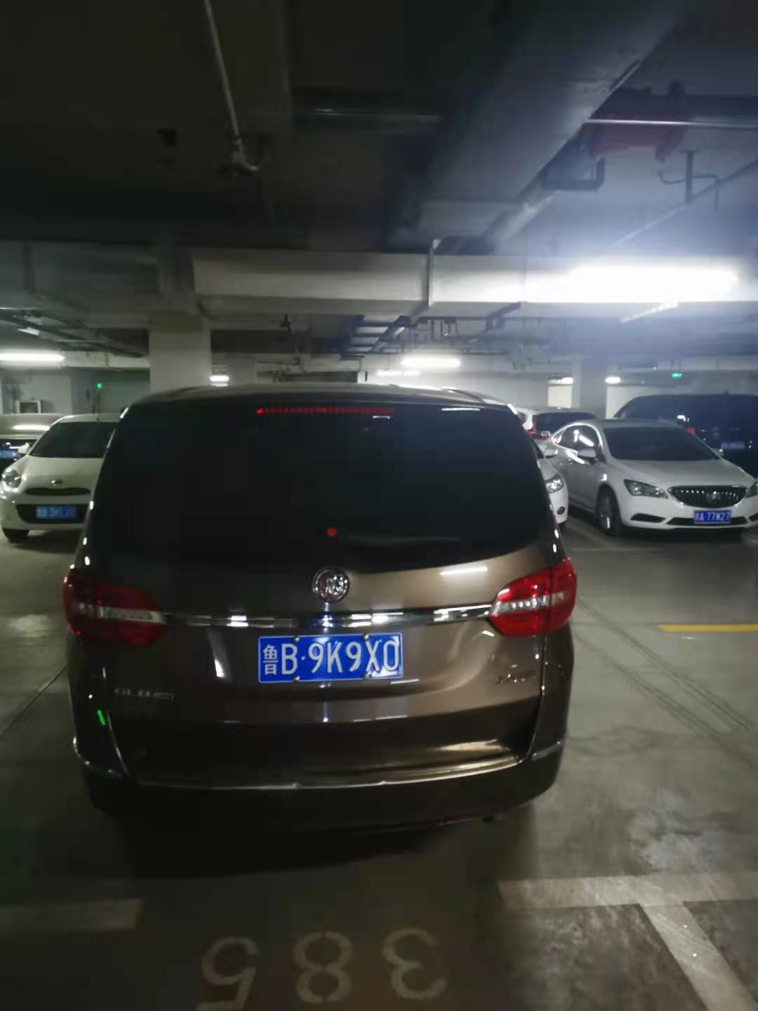 别克商务GL8（点击查看详情）