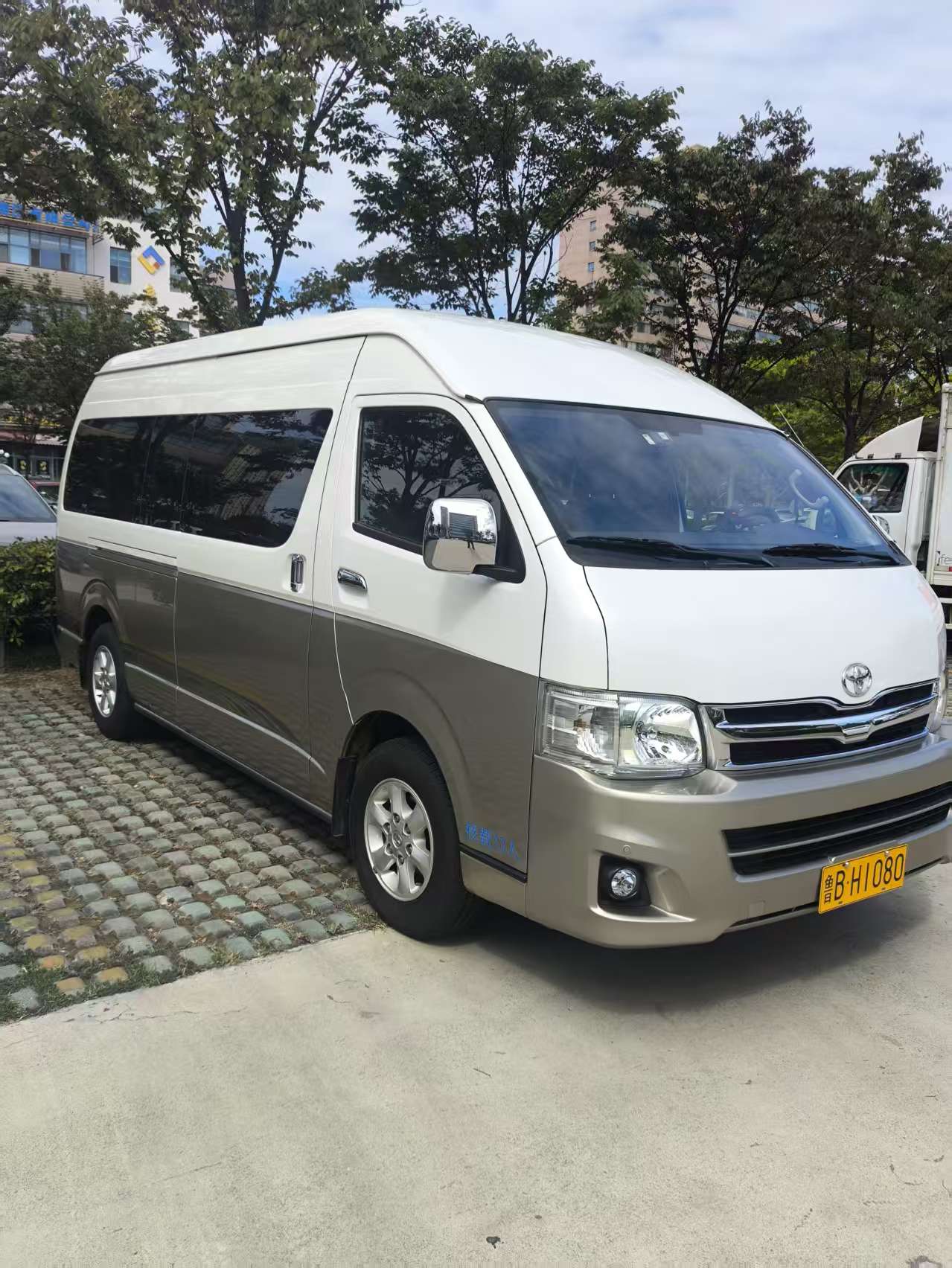 13座丰田海狮